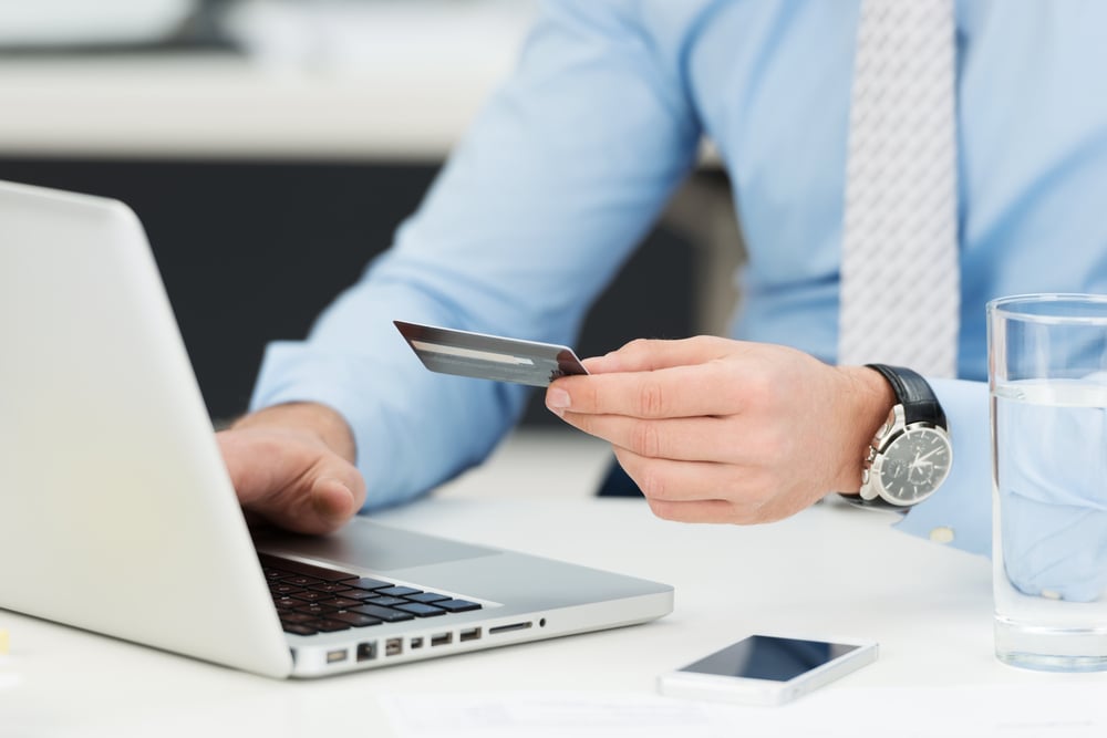 Customer makign purchase through eCommerce website that utilizes Shopify,