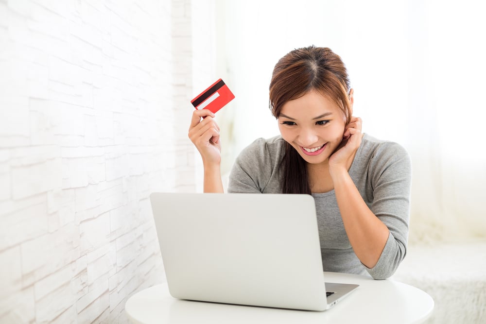 A satisfied customer enjoys their shopping experience after the eCommerce company chose the right fit between headless and templated software.